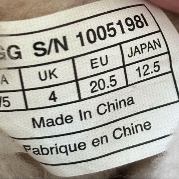 UGG Tan Baby Booties with Cream Lining Size 5 - Picture 4 of 11